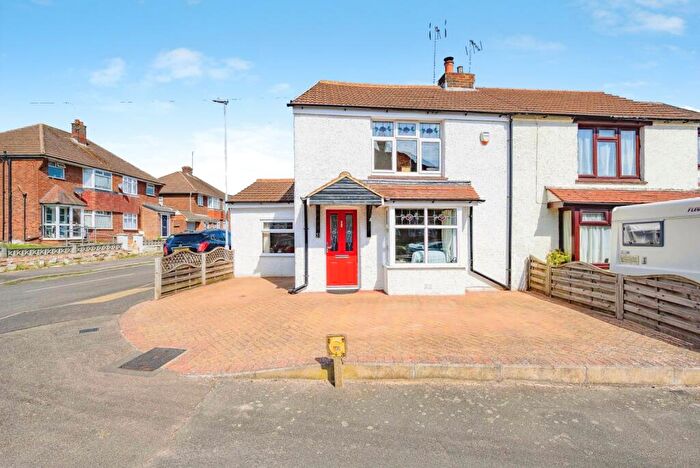 2 Bedroom Semi-Detached House For Sale In Moat Lane, Luton, Bedfordshire, LU3