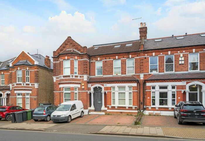 2 Bedroom Flat To Rent In Manor Road, Beckenham, BR3