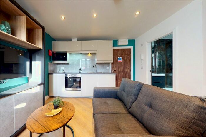 Studio To Rent In South Parade, Leeds, LS1