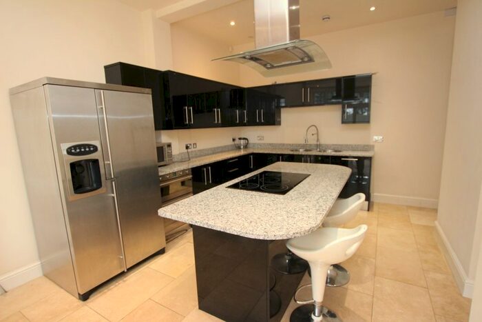 2 Bedroom Flat To Rent In Woodborough Road, Mapperley, Nottingham, NG3