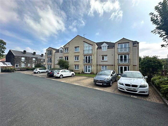 2 Bedroom Apartment For Sale In Flat, Woodside Court, Broadgate Lane, Horsforth, Leeds, West Yorkshire, LS18