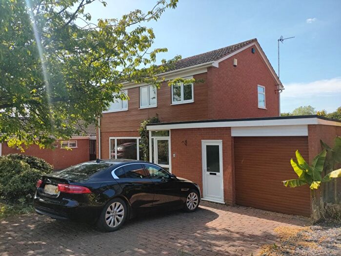 4 Bedroom Detached House For Sale In Hoveland Drive, Taunton, TA1