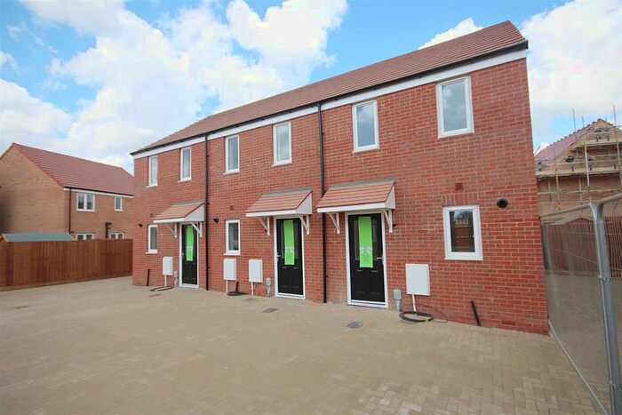 2 Bedroom End Of Terrace House To Rent In Otter Way, Little Clacton, Clacton-On-Sea, CO16
