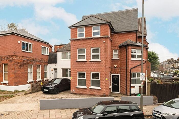 2 Bedroom Flat For Sale In Cavendish Road, Balham, SW12