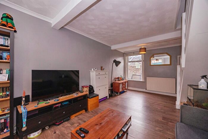 2 Bedroom Terraced House For Sale In Shakespeare Road, Portsmouth, PO1