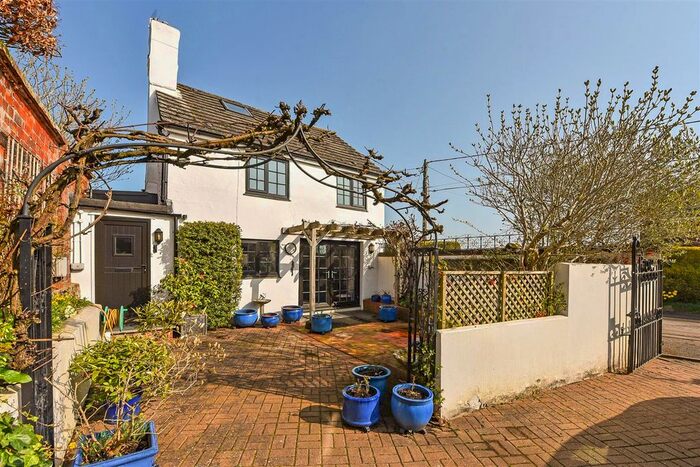 2 Bedroom Detached House For Sale In Kimpton, Andover, SP11