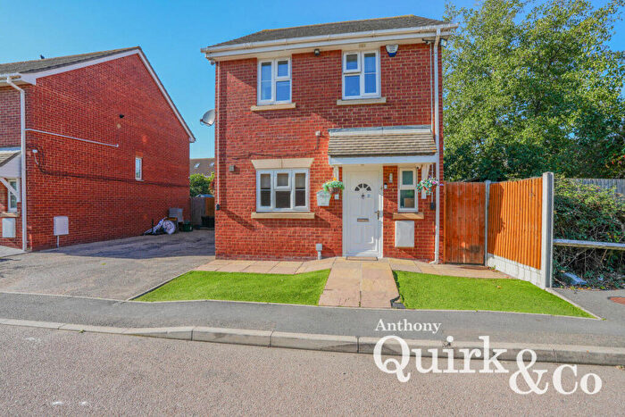 5 Bedroom Detached House For Sale In Azalea Mews, Canvey Island, SS8