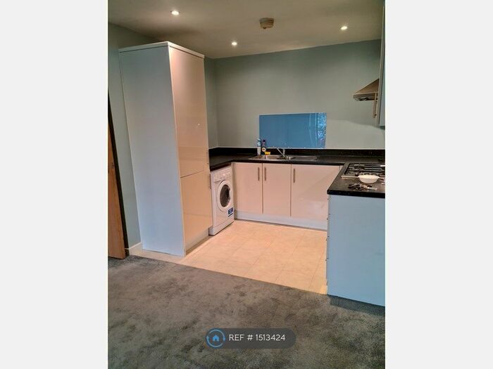 2 Bedroom Flat To Rent In Academy Place, Isleworth, TW7