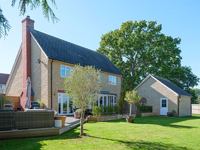 4 Bedroom Detached House For Sale In Studley Gardens, Studley, Calne, SN11