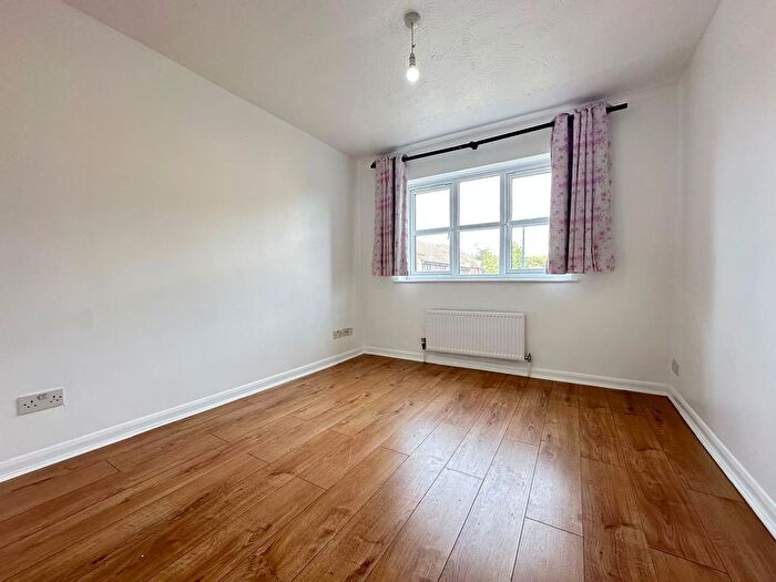 2 Bedroom Flat To Rent In Lime Close, Harrow, HA3