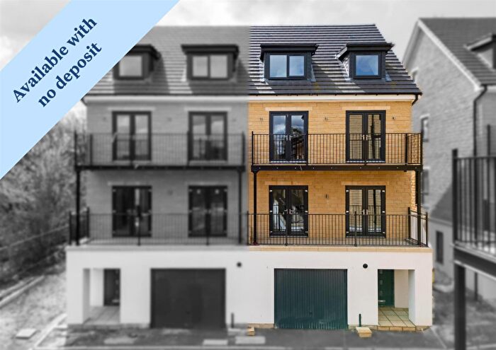 5 Bedroom Semi-Detached House To Rent In Ridge Court, Pudsey, Leeds, LS13