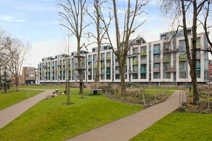 Studio To Rent In Blackthorn Avenue, Islington, N7