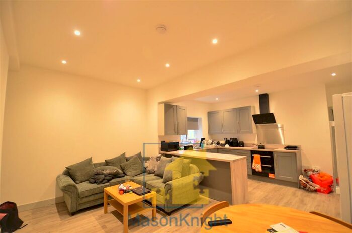 5 Bedroom Terraced House To Rent In / Academic Year Newly Refurbished Double Bedroom All En-suite, Heeley Road, Selly Oak, Free Ultrafast M Bro, B29