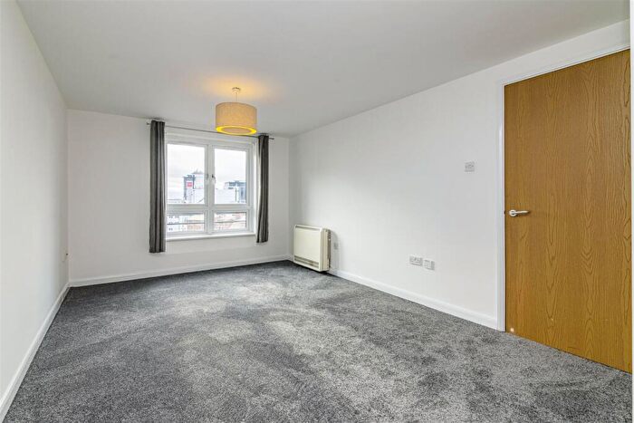 1 Bedroom Flat To Rent In Trivett Square, Nottingham, NG1