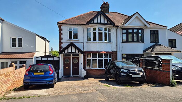 2 Bedroom Flat To Rent In Wood Lane, Isleworth, TW7