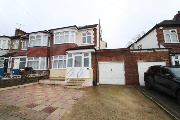 5 Bedroom End Of Terrace House To Rent In Turner Road, Edgware, HA8