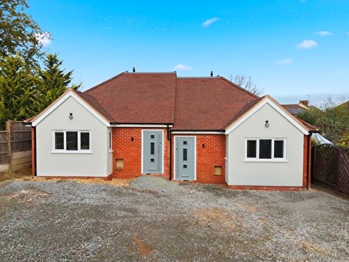 3 Bedroom Bungalow For Sale In Peachtree Close, Ilford, IG6