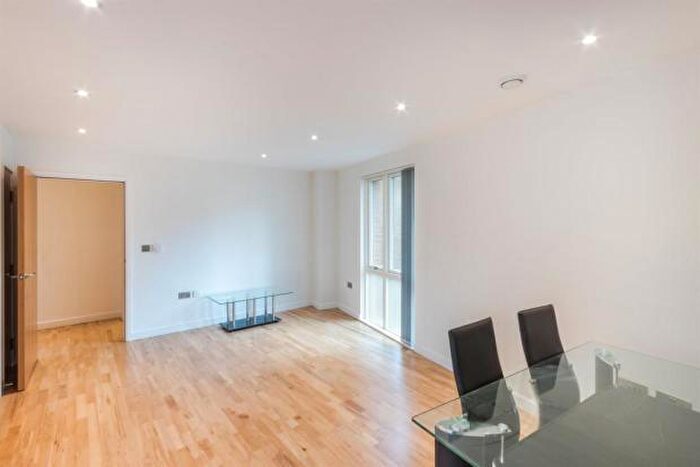 1 Bedroom Apartment To Rent In Appold Court, Godfrey Place, E2