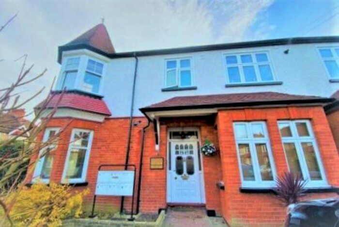 1 Bedroom Flat To Rent In Radnor Road, HA1