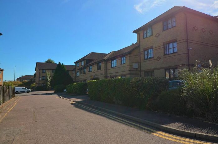 1 Bedroom Flat To Rent In Hickory Close, London, N9