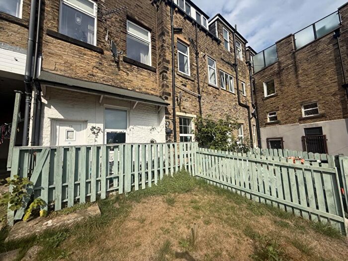 1 Bedroom Terraced House For Sale In Back Dudwell Terrace, Dudwell Lane, Halifax, Calderdale, HX3