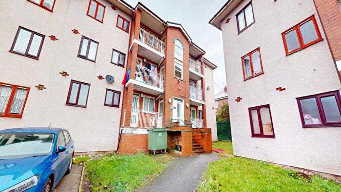 2 Bedroom Apartment For Sale In Regency Court, Bradford, West Yorkshire, BD8