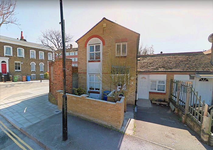 5 Bedroom Semi-Detached House To Rent In Chaucer Drive, Bermondsey, SE1