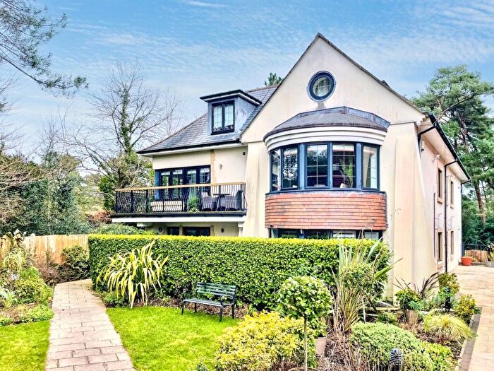 2 Bedroom Flat For Sale In Dornoch, Compton Avenue, Lilliput, BH14