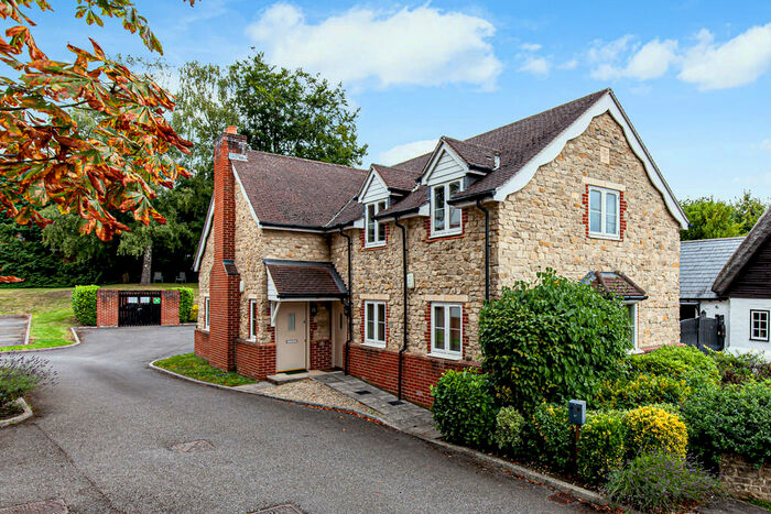 1 Bedroom Flat To Rent In Kennington Road, Kennington, OX1