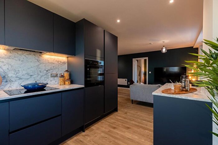 3 Bedroom Flat To Rent In Flat, Kangaroo Works, Rockingham Street, Sheffield, S1