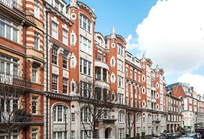 2 Bedroom Flat To Rent In Basil Street, Knightsbridge, London, SW3