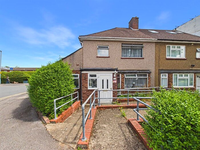 4 Bedroom Semi-Detached House For Sale In Stafford Road, Ruislip, HA4