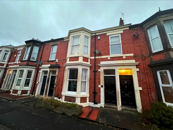 2 Bedroom Flat To Rent In Fairfield Road, West Jesmond, Newcastle Upon Tyne, NE2