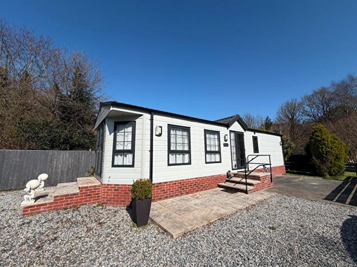 2 Bedroom Park Home For Sale In Maidendown Caravan Park, Burlescombe, Tiverton, EX16
