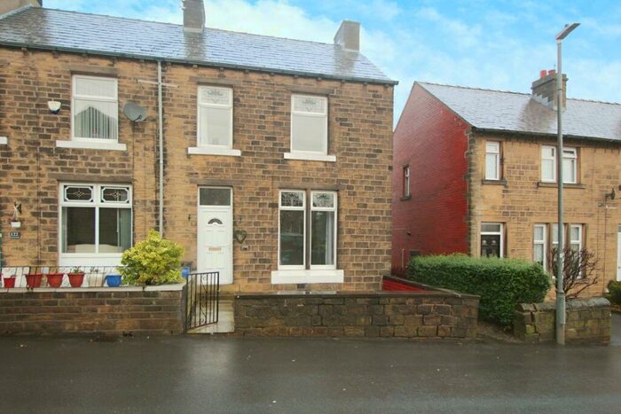 3 Bedroom End Of Terrace House To Rent In Leymoor Road, Huddersfield, West Yorkshire, HD3