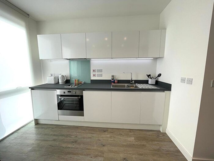 Apartment To Rent In Kings Road, Reading, RG1