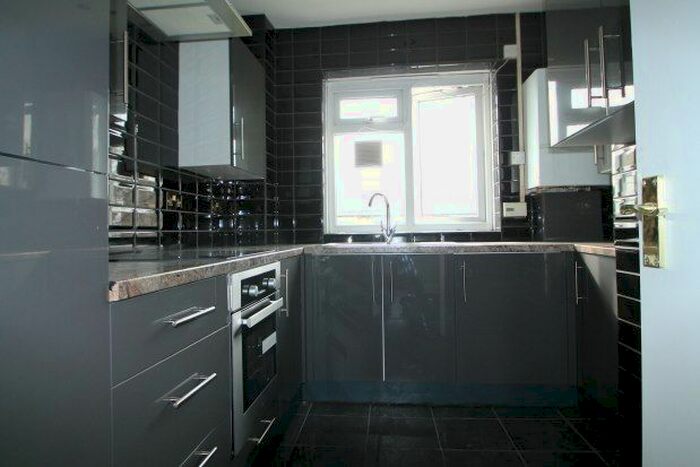 1 Bedroom Flat To Rent In Throwley Close, London, SE2