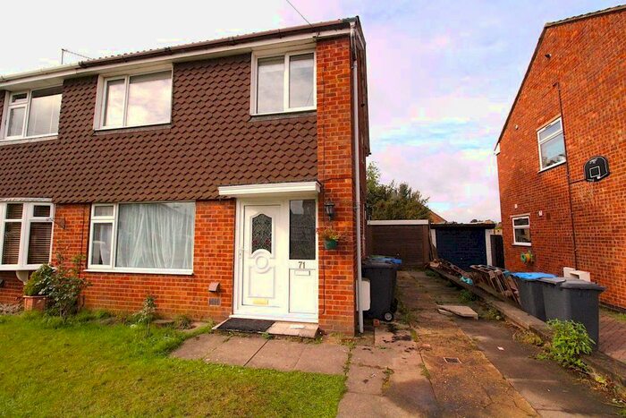 3 Bedroom Semi-Detached House To Rent In Gibson Drive, Hillmorton, Rugby, CV21