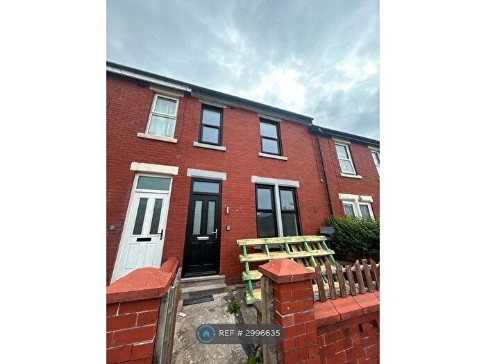 4 Bedroom Terraced House To Rent In Salthouse Avenue, Blackpool, FY1