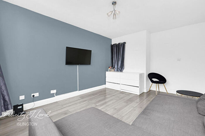 1 Bedroom Apartment For Sale In Buckland Court, London, N1
