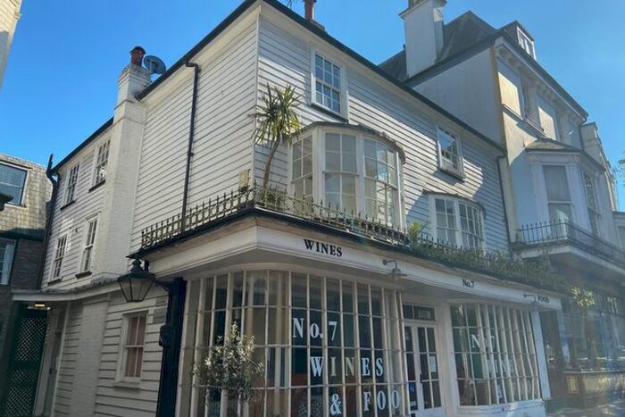 1 Bedroom Flat To Rent In The Pantiles, Tunbridge Wells, TN2