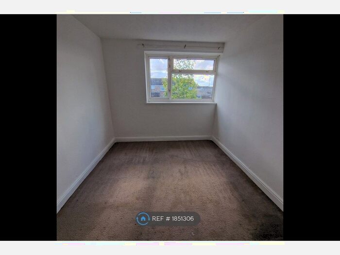 3 Bedroom Terraced House To Rent In Axminster Close, Bransholme, Hull, HU7