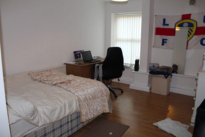 4 Bedroom Semi-Detached House To Rent In Leicester Grove, Leeds, LS7