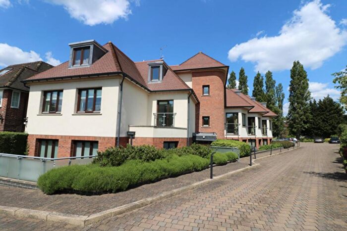 2 Bedroom Apartment For Sale In Aylmer Road, Hampstead Garden Suburb Borders, N2