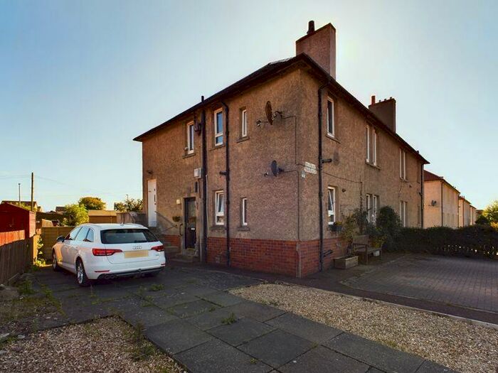 2 Bedroom Flat For Sale In Murray Terrace, Carnwath, ML11