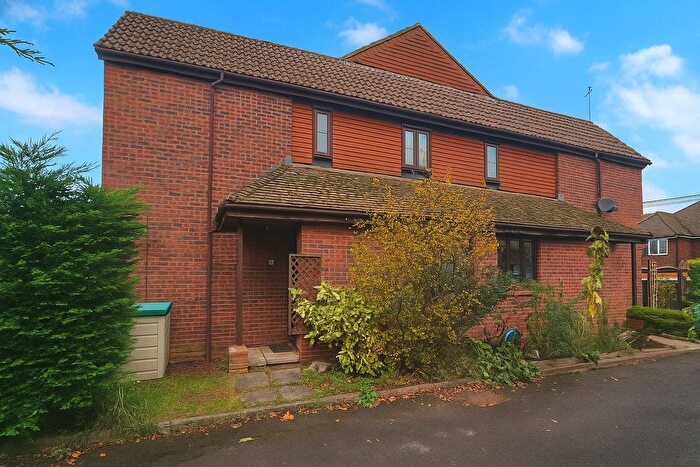 2 Bedroom Detached House For Sale In St. Annes Road, Godalming, Surrey, GU7