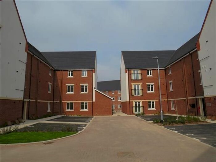 2 Bedroom Flat To Rent In Charlbury Road, Crawley, RH10