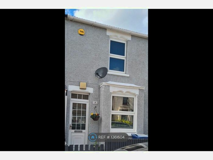 3 Bedroom Terraced House To Rent In Flint Street, Grays, RM20