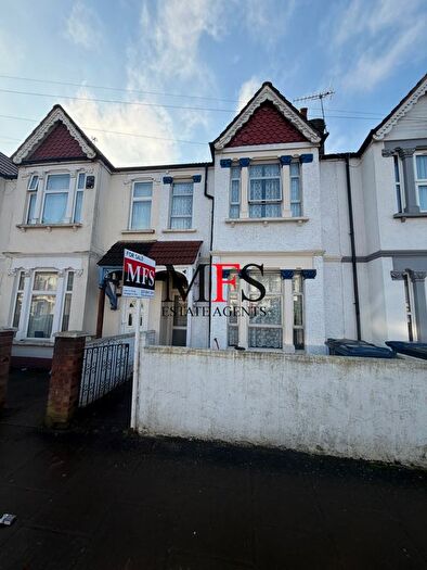 3 Bedroom Terraced House For Sale In Orchard Avenue, Southall, UB1