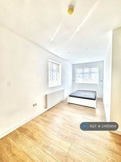 Studio To Rent In Harrow View, Harrow, HA1